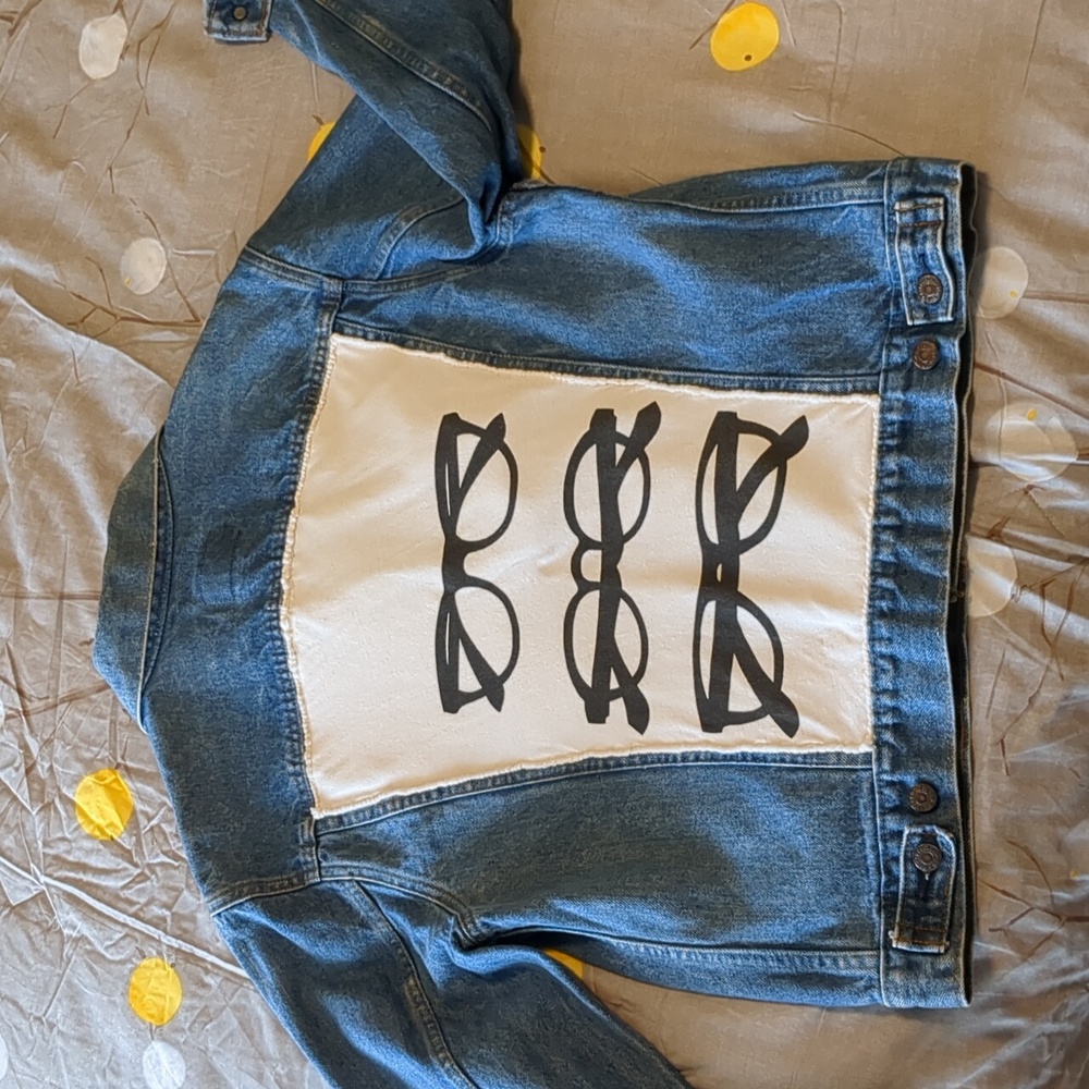 CLASSIC yet custom Levi's denim trucker jacket!